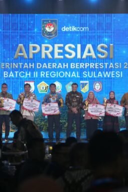 Wali Kota Makassar Terima Dua Penghargaan Pemda Berprestasi 2026 dari Kemendagri