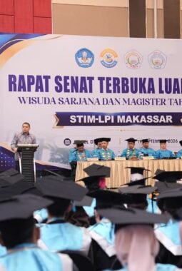 Pesan Munafri ke Wisudawan STIM-LPI Makassar: Ini Bukan Akhir Perjalanan, Tapi Awal untuk Memberi Manfaat