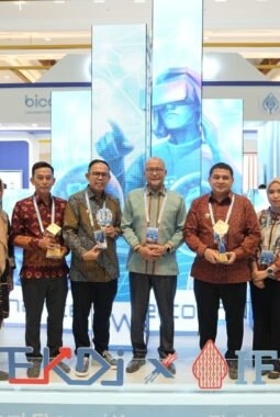Wali Kota Munafri Antar Makassar Raih Predikat Kota TP2DD Terbaik 2026
