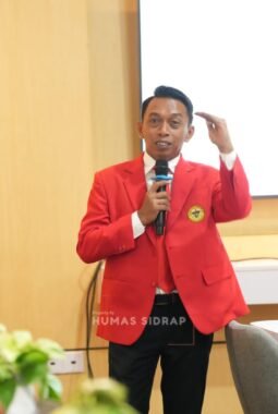Bupati Syaharuddin Tuntaskan Seminar Hasil Doktoral di Unhas